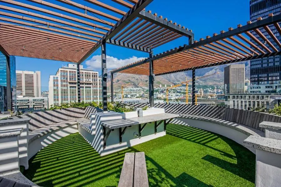 9Th Floor Modern, Elegant Stay In City Pool Cape Town